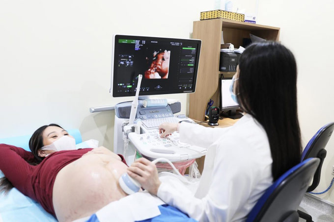 Đồng hành sinh sản cùng mẹ khi đẻ thường