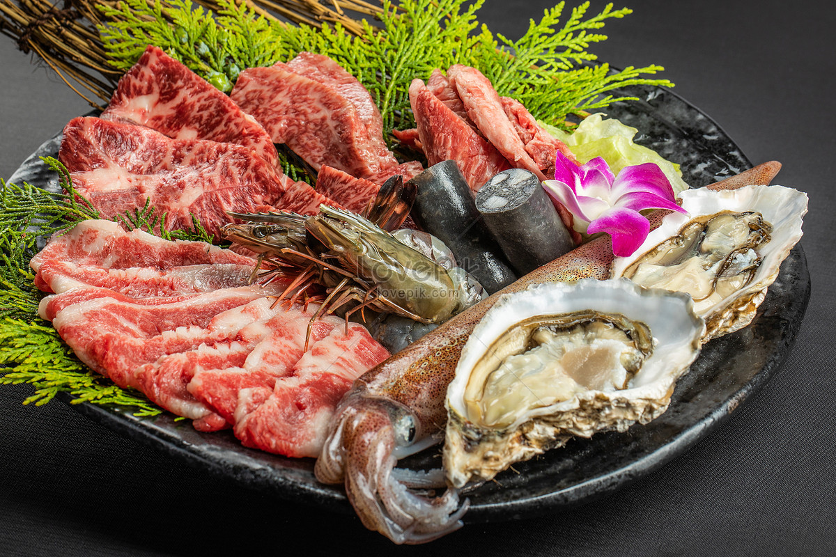 Hải sản và thịt bò