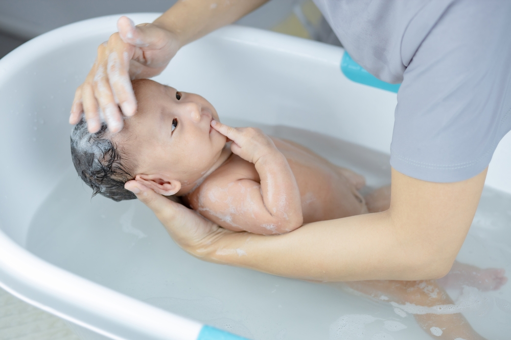 Hướng dẫn cách tắm cho trẻ sơ sinh