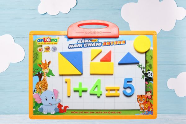 Đồ chơi cho bé 5 tuổi