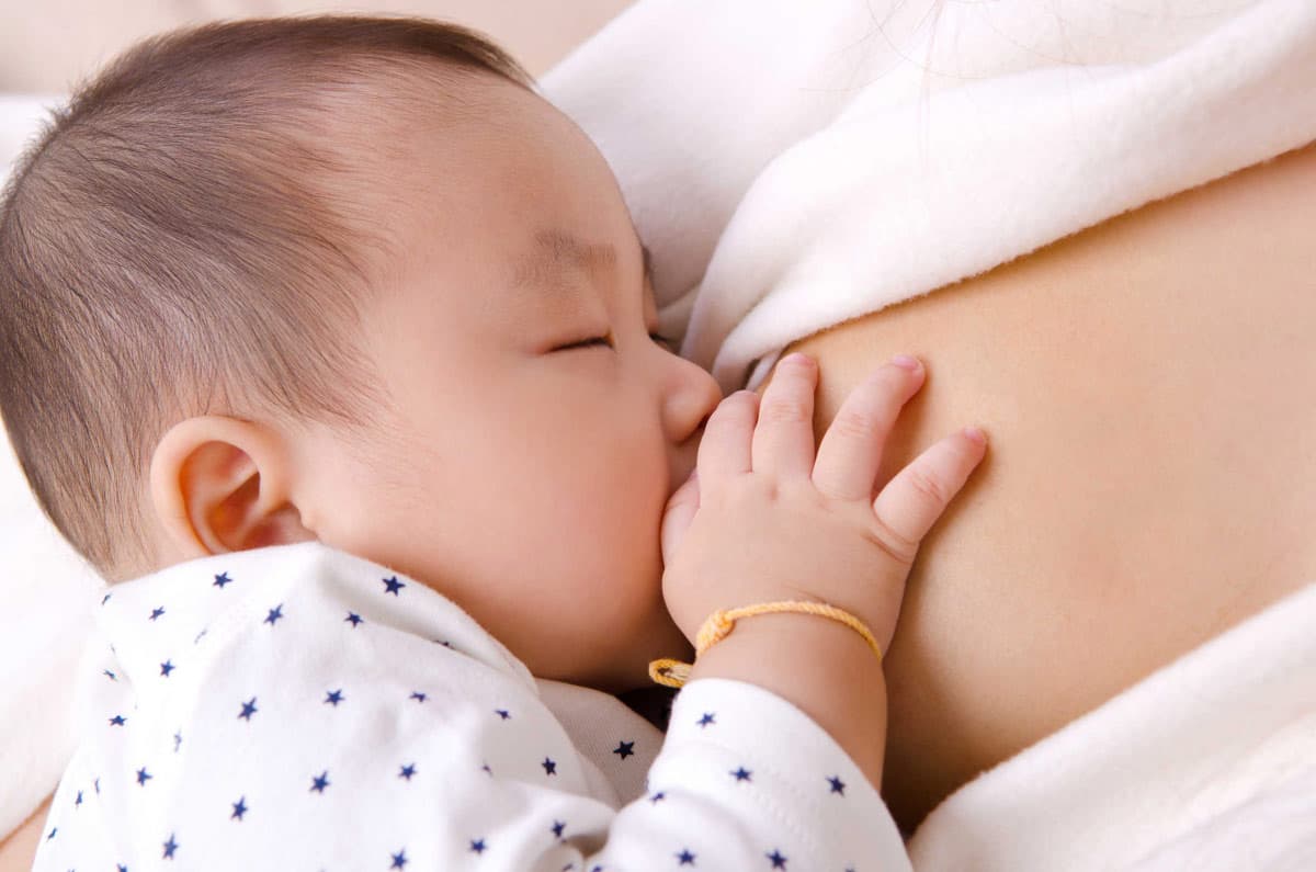 Nuôi con bằng sữa mẹ cũng là một thách thức Nuôi con bằng sữa mẹ cũng là một thách thức