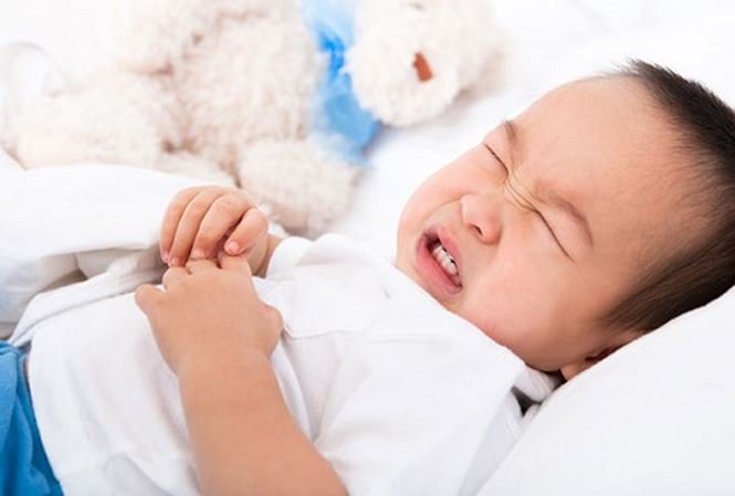 Trẻ bị đau bụng