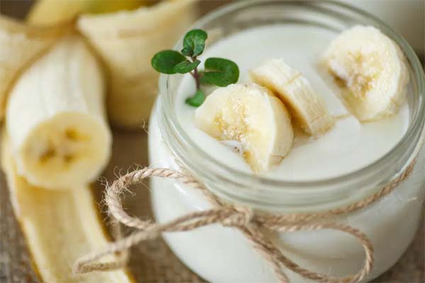 chuối trộn sữa chua