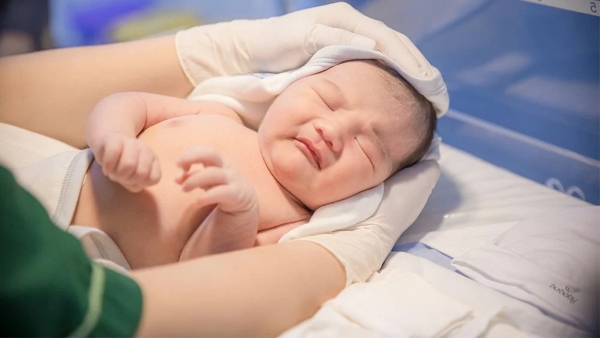 Trẻ sơ sinh chưa có khả năng tự điều chỉnh nhiệt độ cơ thể như người lớn