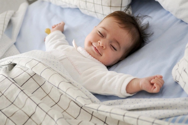 Trẻ sơ sinh nằm điều hoà nhiệt độ bao nhiêu để không gây sốc nhiệt khi ra ngoài