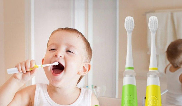 Lựa chọn loại bàn chải đánh răng cho bé có kích thước phù hợp, sợi lông mảnh và mềm Lựa chọn loại bàn chải đánh răng cho bé có kích thước phù hợp, sợi lông mảnh và mềm