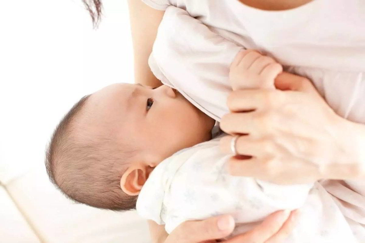 Lượng ml sữa cho trẻ sơ sinh Bảng ml sữa chuẩn cho bé theo tháng