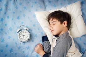 Ngủ đủ giấc cũng là yếu tố giúp cải thiện chiều cao cho bé