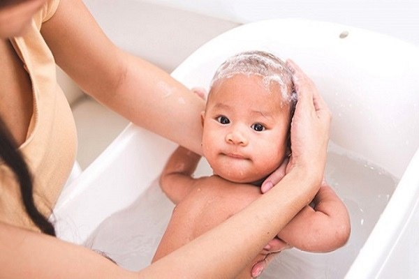 sữa tắm mang đến con trẻ sơ sinh