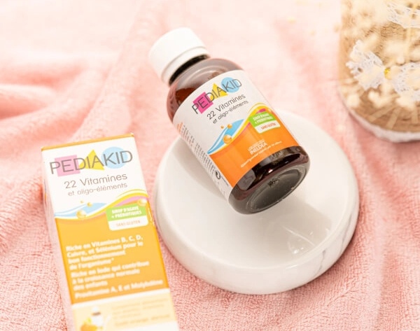 Bổ sung vitamin và khoáng chất từ Siro Pediakid 22 Vitamines