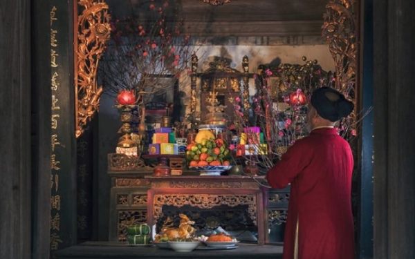 Bàn thờ cúng chiều 30 Tết