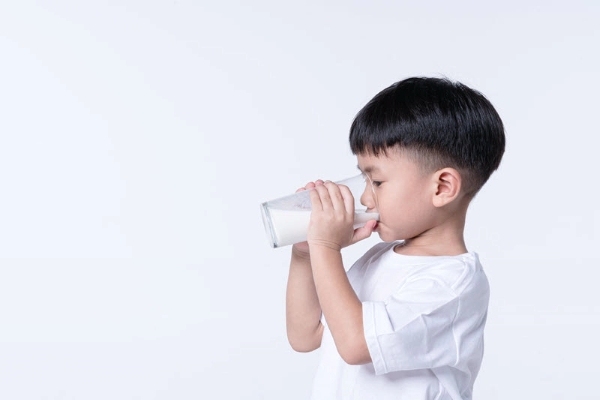 Sữa Morinaga nhập khẩu hỗ trợ tiêu hóa và miễn dịch cho trẻ em
