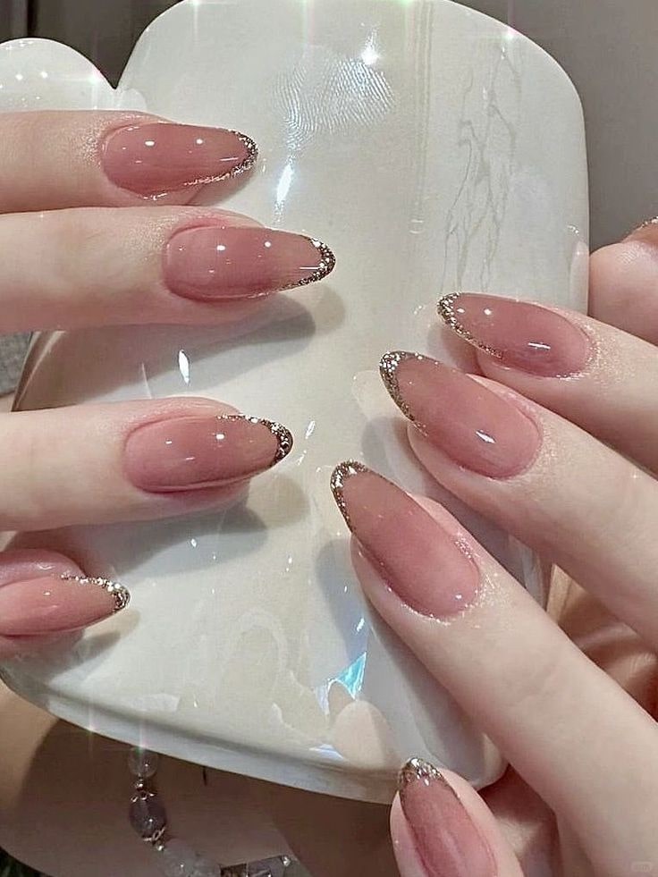Mẫu nail tròn dài màu thạch hồng
