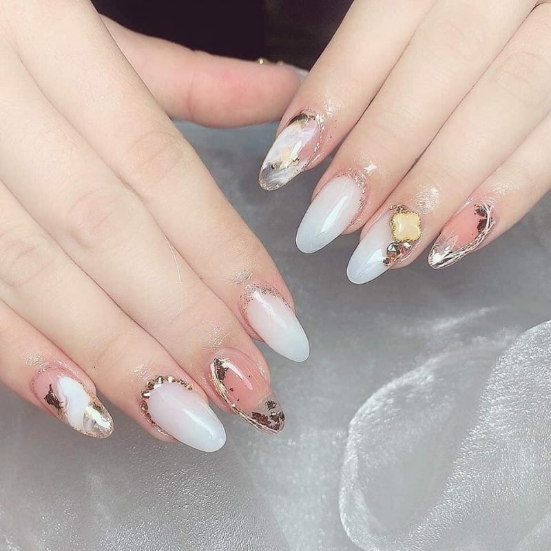 Mẫu nail form hạt gạo đẹp, sáng tay