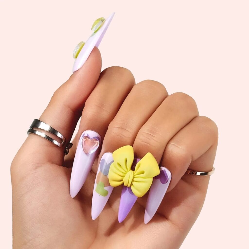 Mẫu nail dáng nhọn họa tiết cute