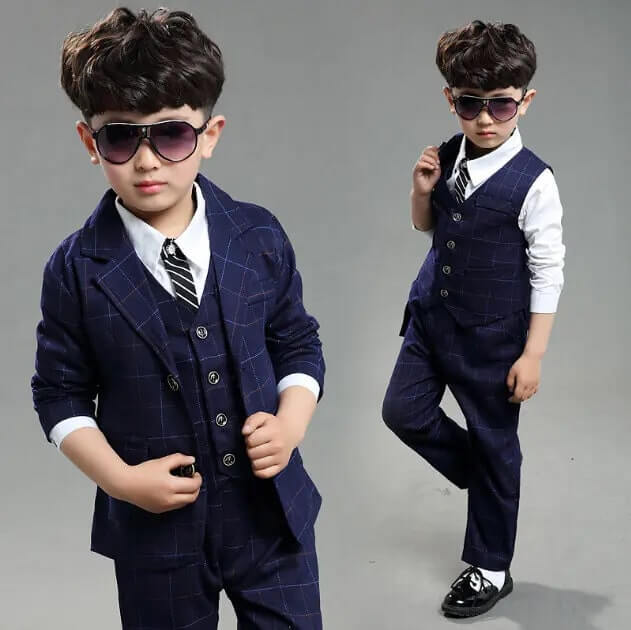 Bé trai mang phong cách hiện đại Bé trai mang phong cách hiện đại