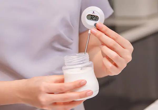 Pha sữa bằng nhiệt độ nước nhà sản xuất khuyến nghị