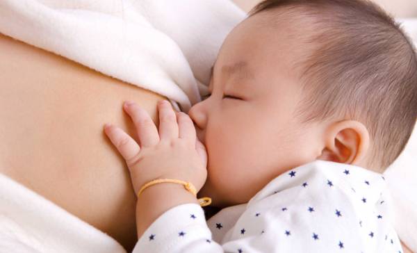 Không gì tốt hơn sữa mẹ trong việc nuôi dưỡng trẻ sơ sinh khỏe mạnh