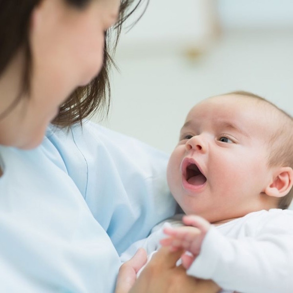 Lựa chọn sữa non phù hợp cho trẻ sơ sinh