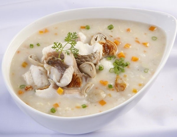 Mẹ nên thường xuyên ăn cháo cá chép trong 3 tháng đầu