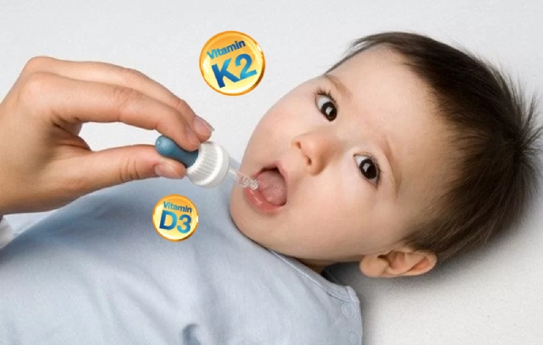Bé sơ sinh bổ sung vitamin d3 k2 mk7 đức mỗi ngày