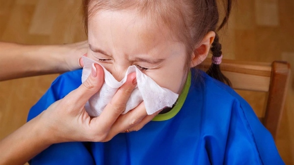 Nhận biết trẻ bị sốt