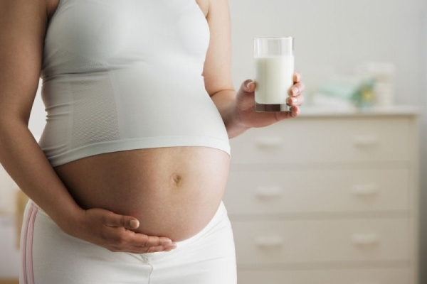 Mẹ bầu có thể sử dụng sữa TH True Milk Hilo để bổ sung canxi