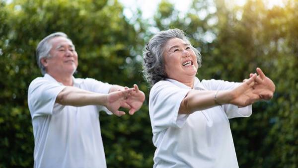 Sữa TH Hilo bổ sung canxi giúp chắc khỏe xương ở người lớn tuổi