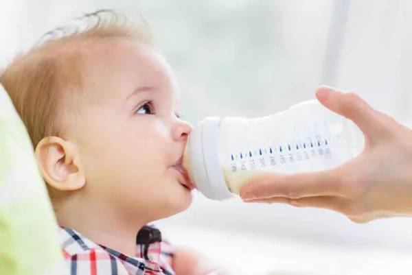 Đổi sữa khi bé dùng sữa Aptamil nhưng không tăng cân