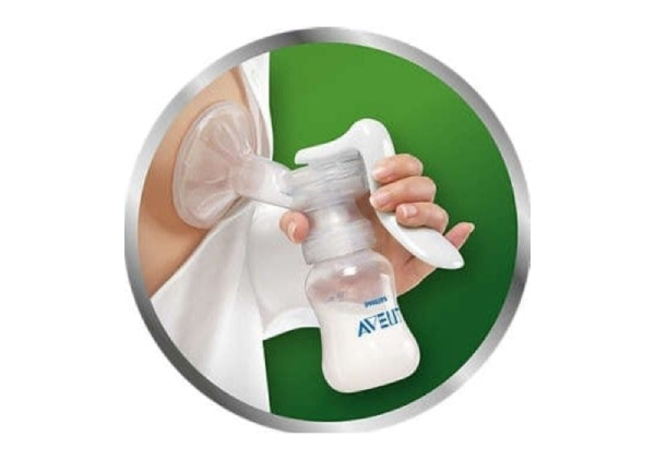 Mẹ có thể dễ dàng thay đổi lực hút khi sử dụng máy hút sữa