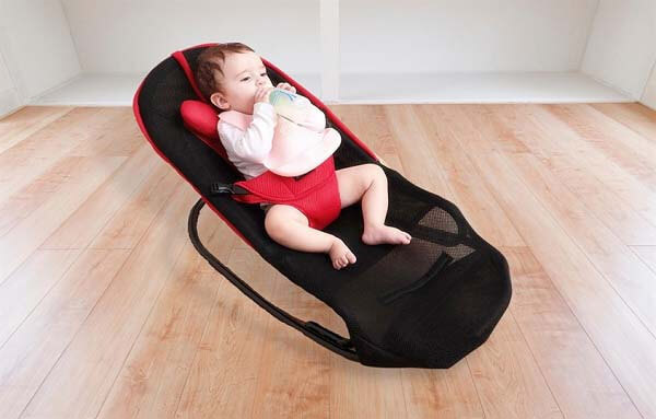 Ghế nằm cho bé hỗ trợ quá trình chăm sóc và phát triển của bé yêu