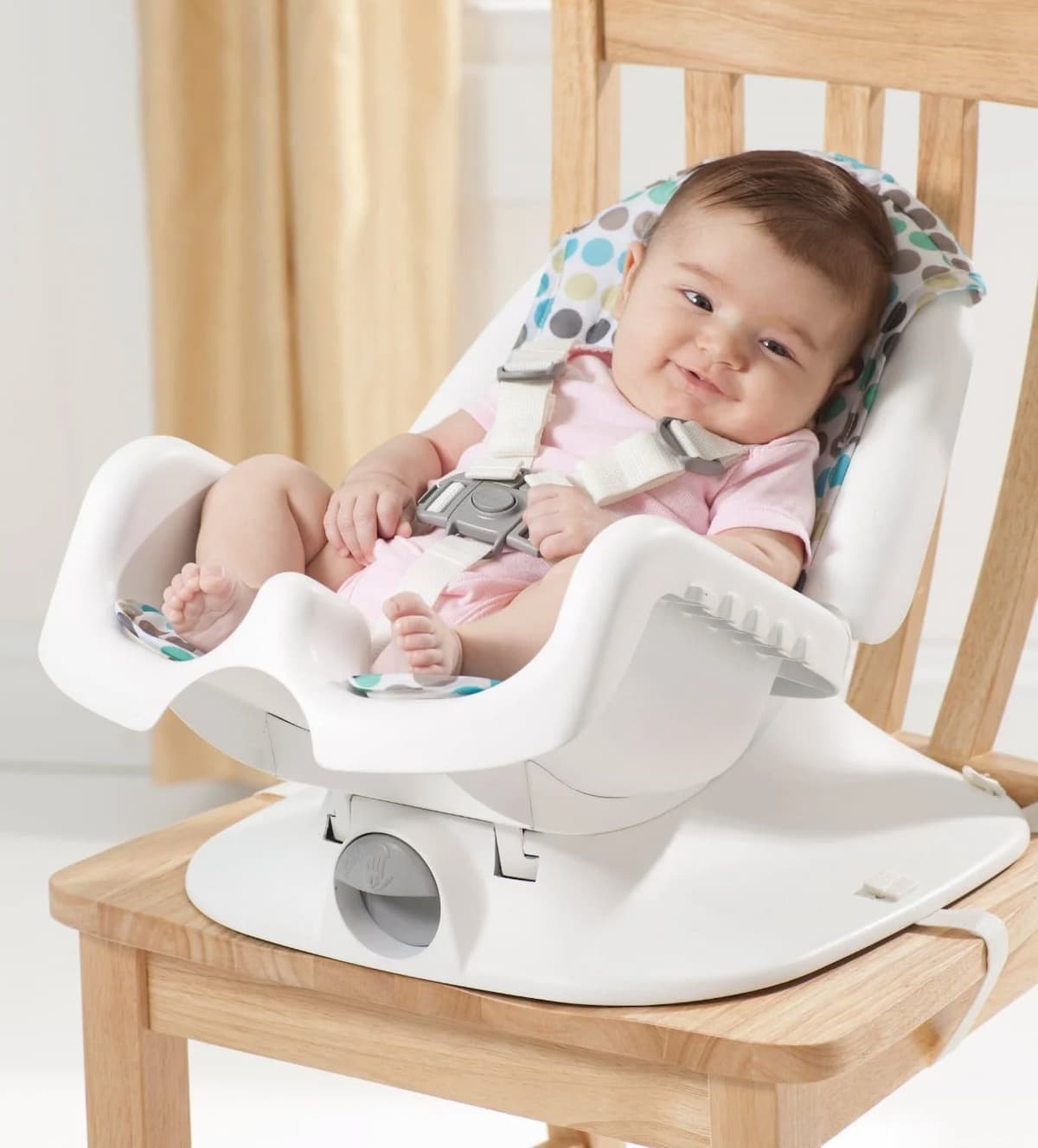 Ghế phù hợp với trẻ từ 6 tháng tuổi