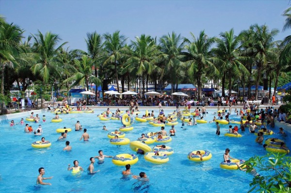 Nhu cầu tìm kiếm các bể bơi Hà Nội gia tăng đáng kể mỗi mùa hè