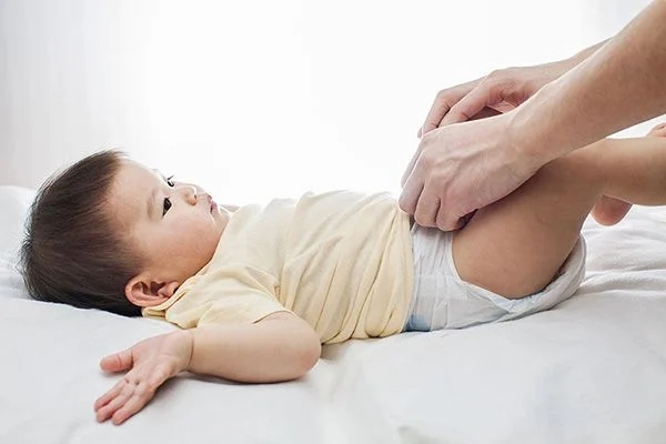 Mẹo giúp bảo vệ làn da mềm mại của bé khi sử dụng bỉm