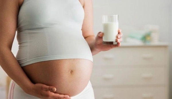 Mỗi ngày mẹ bầu nên bổ sung 2 đến 3 ly sữa bầu