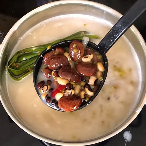Hoàn thành nồi chè thập cẩm