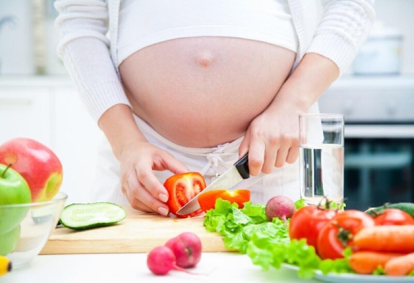 Dinh dưỡng đóng vai trò quan trọng đối với sự phát triển của thai nhi