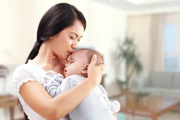 Cần theo dõi sức khỏe của bé tại nhà sau khi tiêm