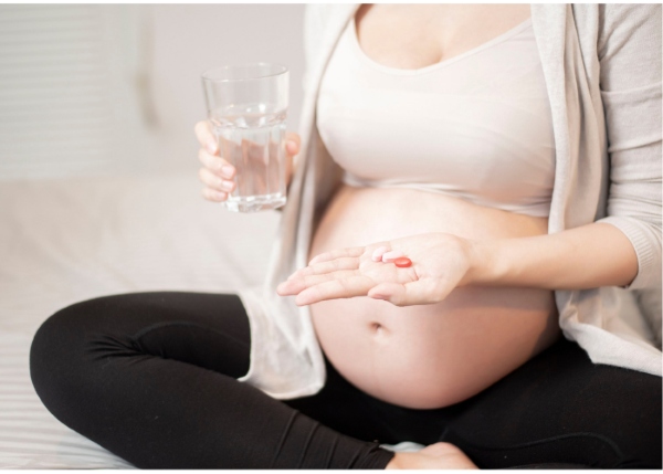 Thời điểm uống vitamin tổng hợp phù hợp cho bà bầu