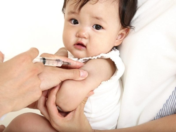 Một số lưu ý ba mẹ cần quan tâm để trẻ tiêm chủng an toàn