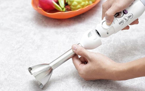 Lắp ráp các bộ phận máy xay chính xác