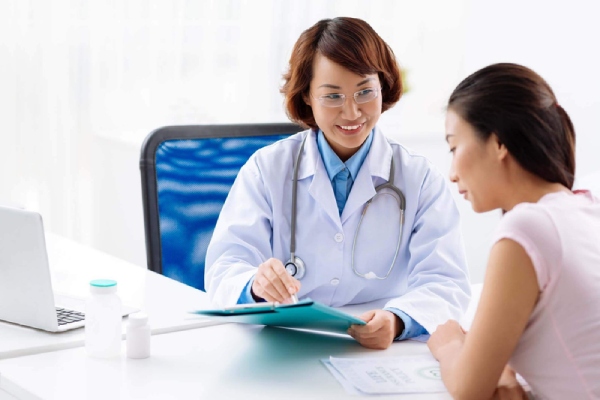 Mẹ cần đi khám ngay nếu có dấu hiệu bất thường