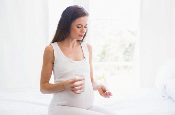 Liều lượng sử dụng vitamin tổng hợp cho mẹ bầu dựa theo từng giai đoạn thai kỳ
