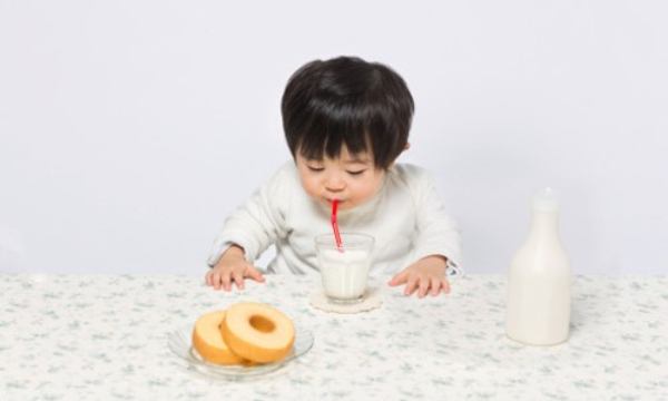 Thời điểm phù hợp để cho bé bắt đầu sử dụng