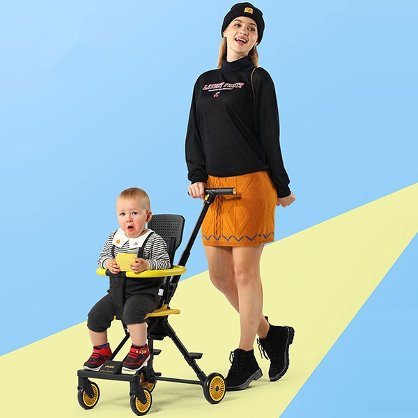 Chọn xe ngồi đẩy cho bé phù hợp với độ tuổi