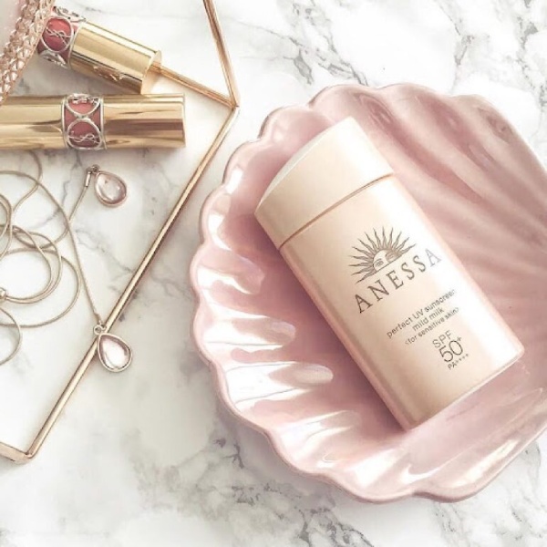Sữa chống nắng Anessa hồng Perfect UV Sunscreen Mild Milk
