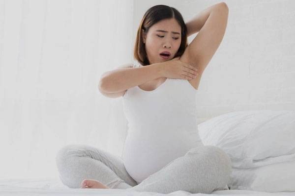 Nên lựa chọn các loại lăn nách có thành phần an toàn lành tính cho bà bầu