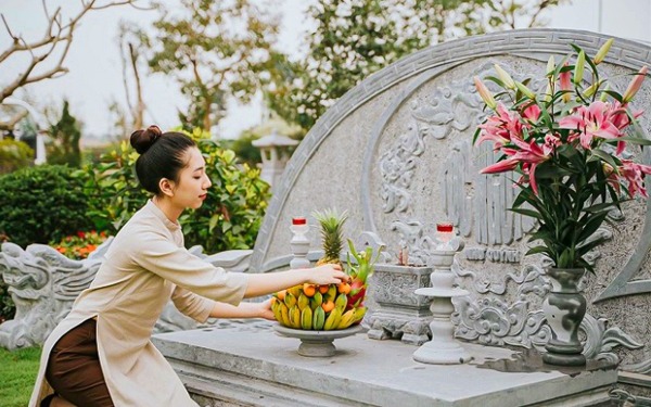 Chú ý lựa chọn trang phục trang nhã, đơn giản khi đi tảo mộ ông bà