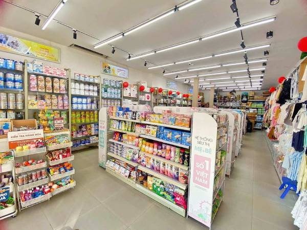 Không gian mua sắm rộng rãi tại cửa hàng Bibo Mart Thanh Xuân