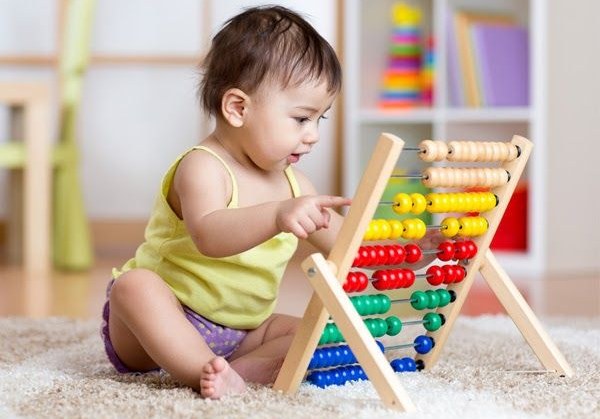 Những mẹo ba mẹ cần biết khi chọn mua đồ chơi cho bé